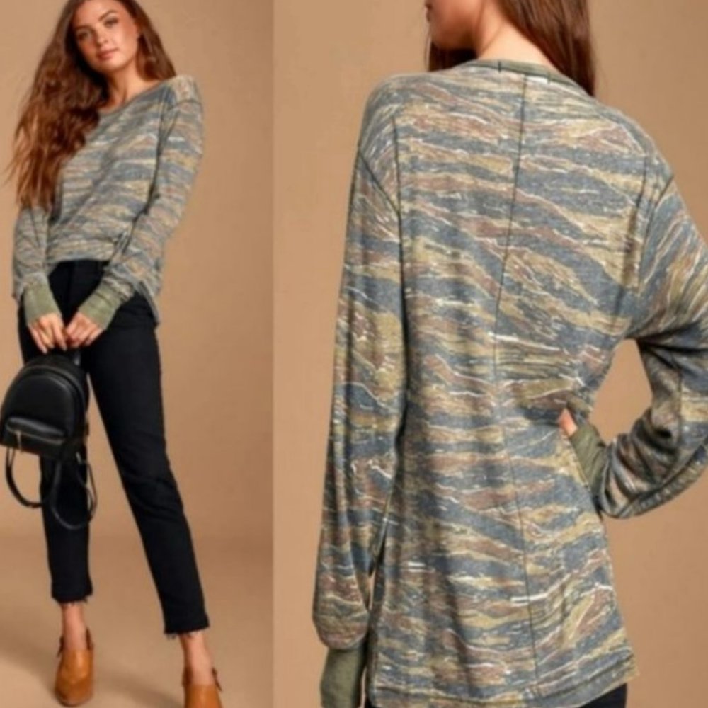 NWT ($78) Free People camouflage t-shirt XS
